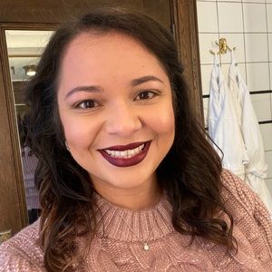 Meet your Posher, Laurisa